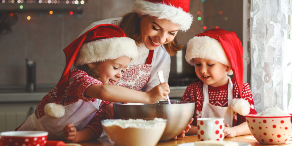 25 Holiday Family Traditions to Start This Year